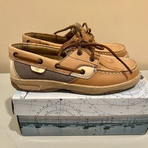 Brand new in the box Sperry Big Boys size 4.5